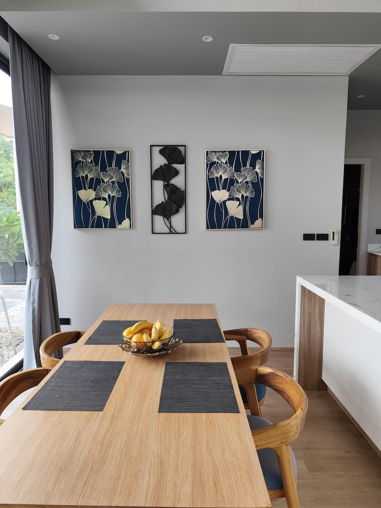Stylish 2BR Naiton Aileen Villa w/ Private Pool