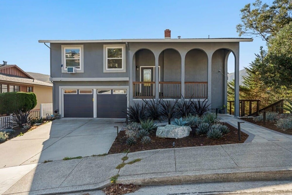 @ Marbella Lane - Chic Abode W/mountain Skyline