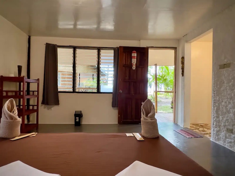 Playa Del Fuego Beach Hostel and Resort