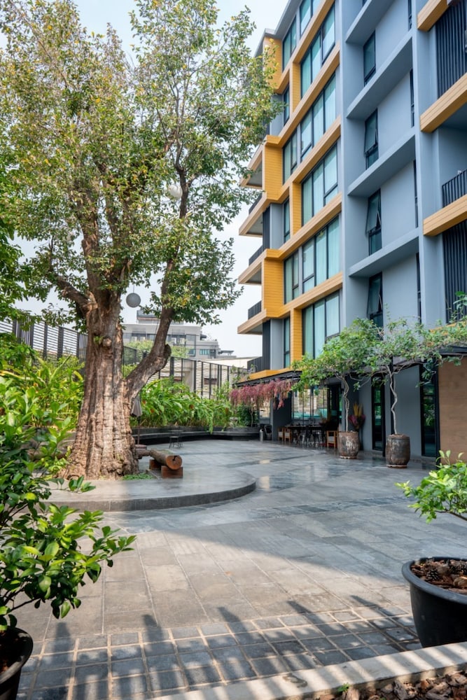 Sanae' Townhouse Chiang Mai