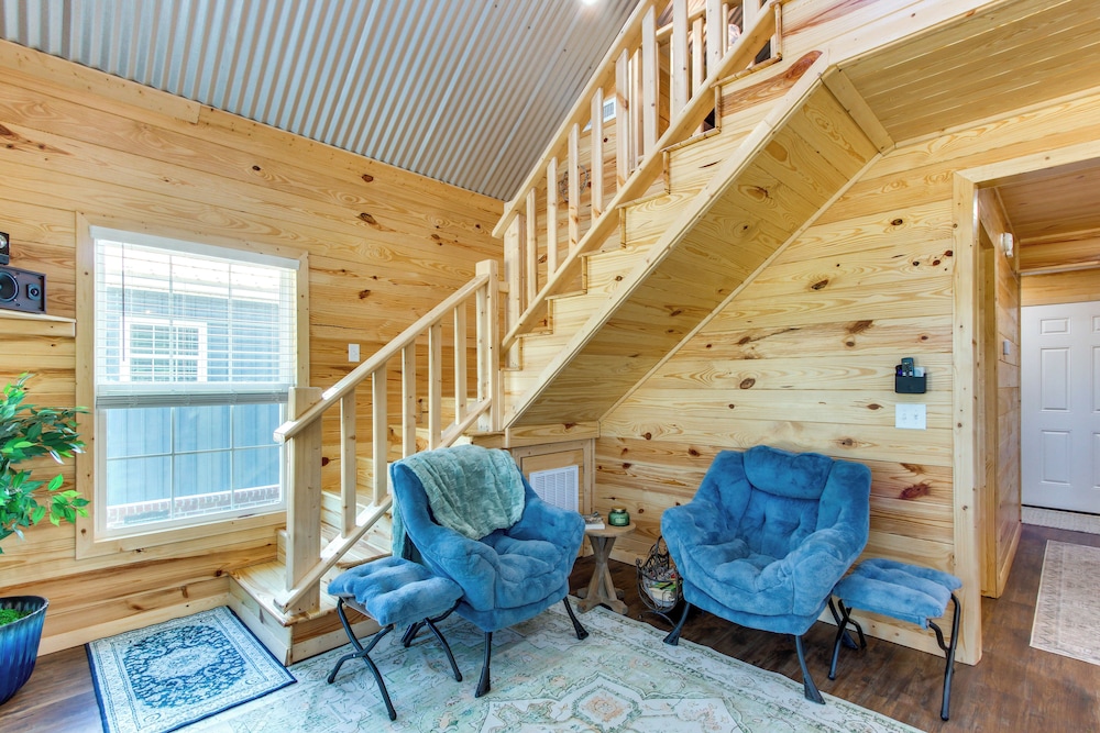 Gaming Loft: Atv-friendly Home in Slocomb