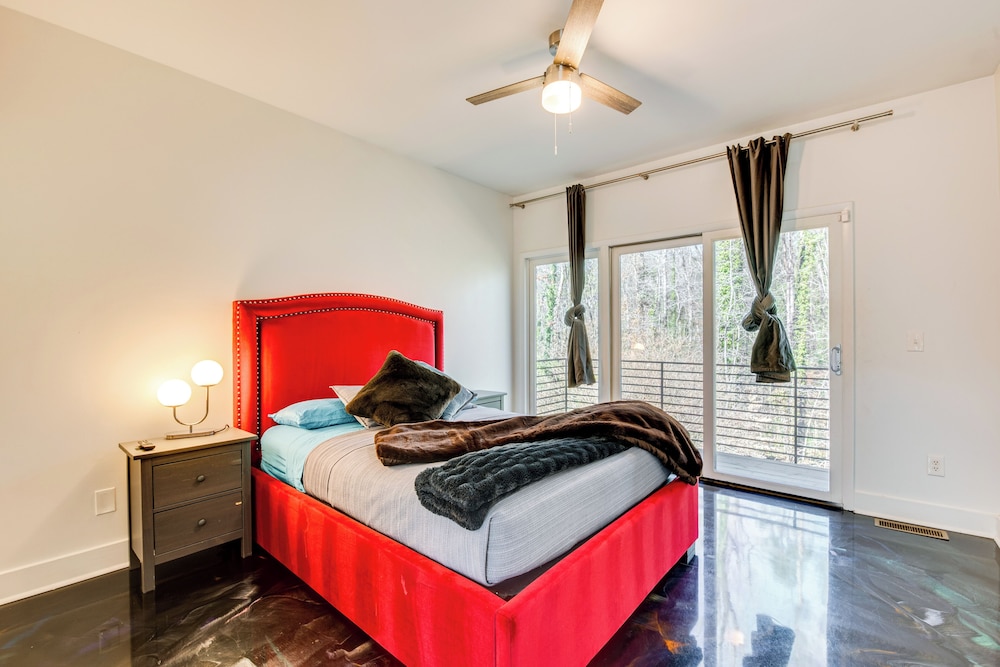 7 Mi to Dtwn Atl: Sleek & Modern Home!
