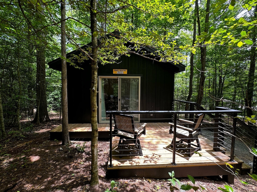 Couples Glamping Cabin - Bearly Behaving