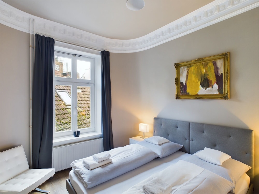 Art Apartments