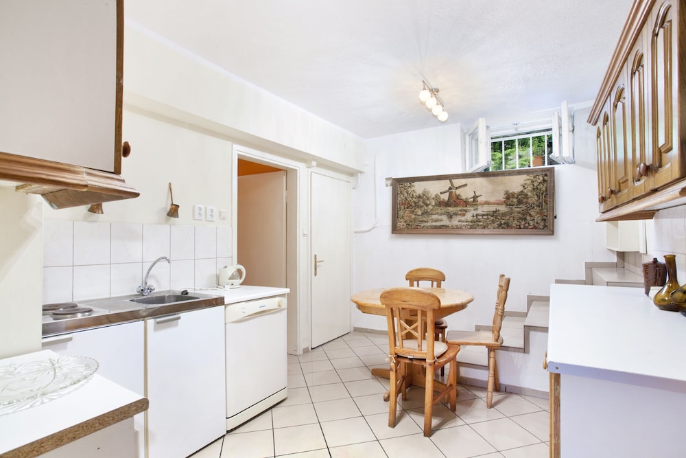Apartments Happy Hours