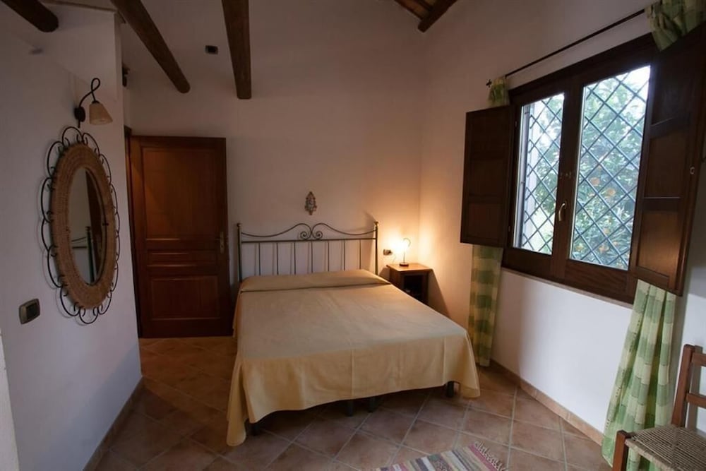 Agriturismo Baglio Donna Santa 11