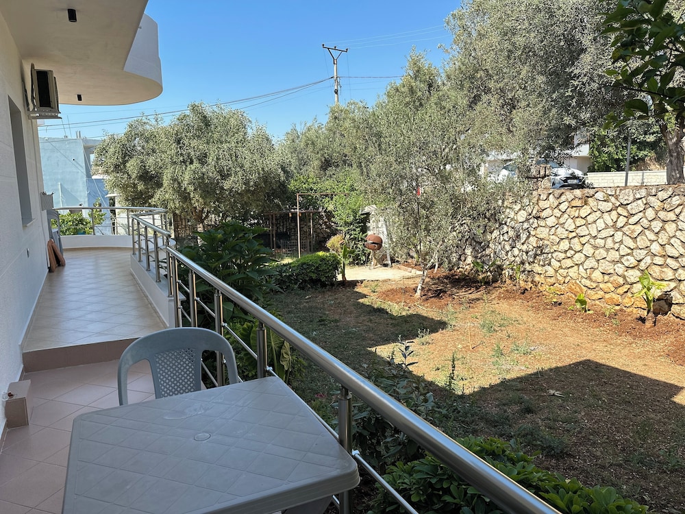 Apartments Meleqi