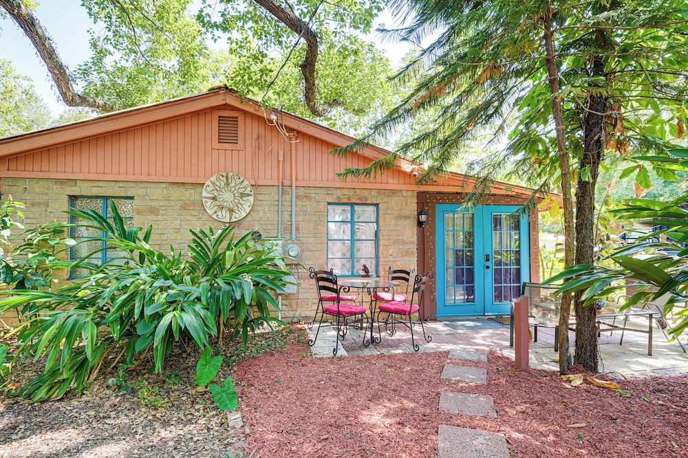 Near Tampa Attractions: Boho Bungalow on 20 Acres!