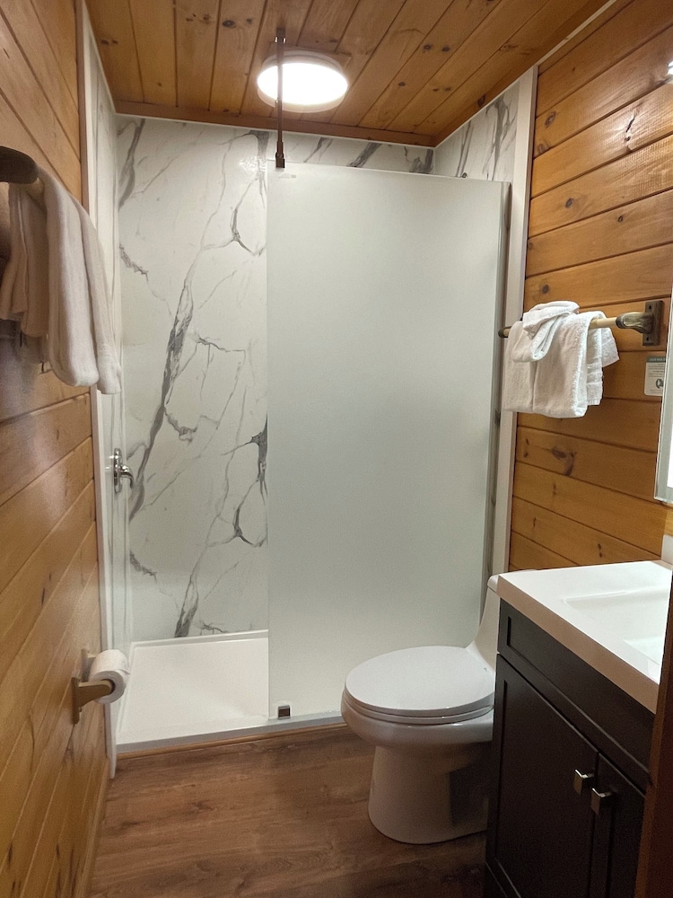 Lake Crest Inn