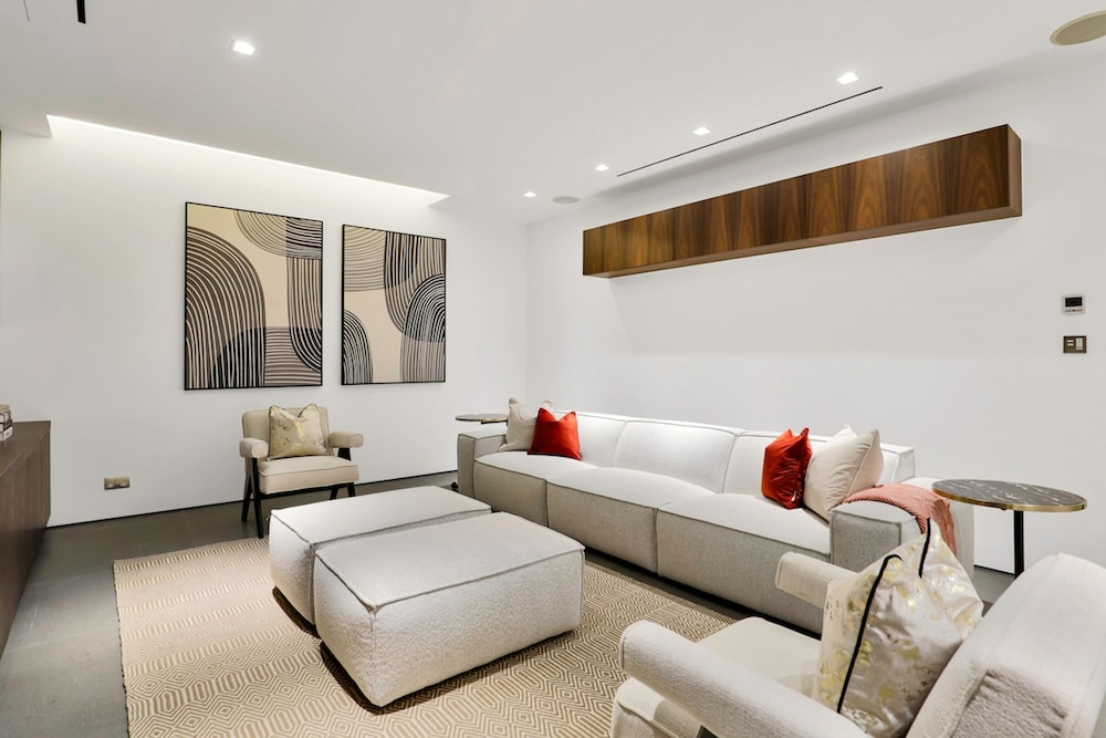 Paddington Luxury 3-bed Mews Private Cinema Gym