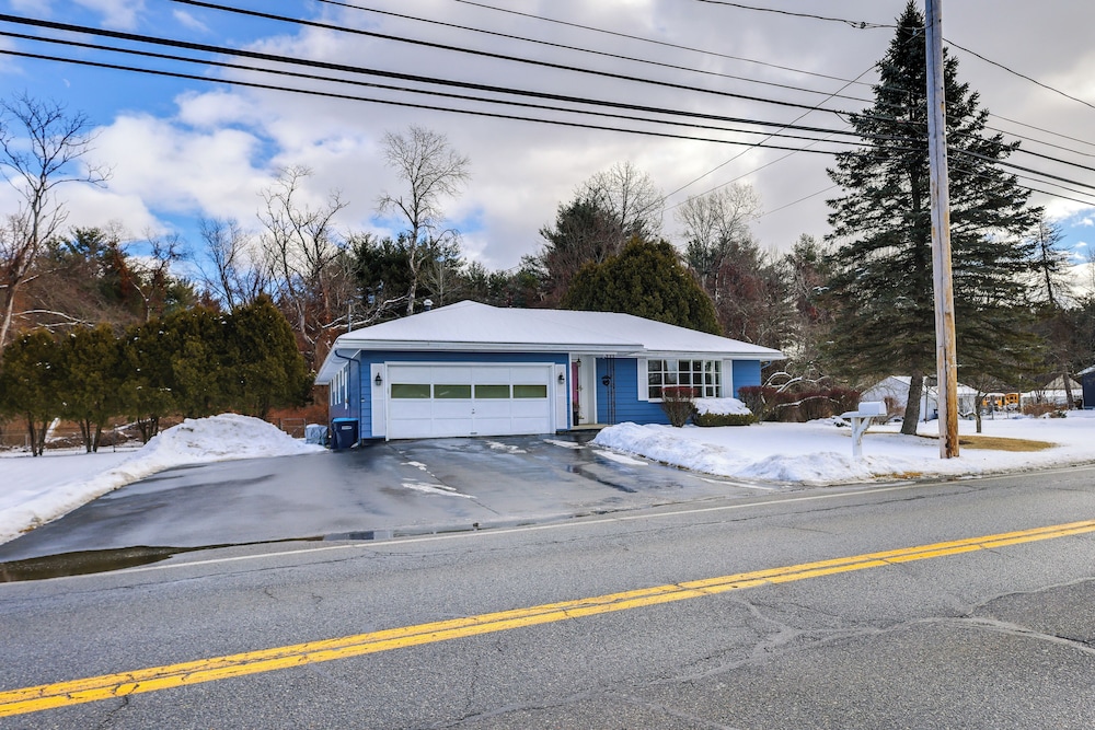 9 Mi to Lake George Village: Home in Queensbury