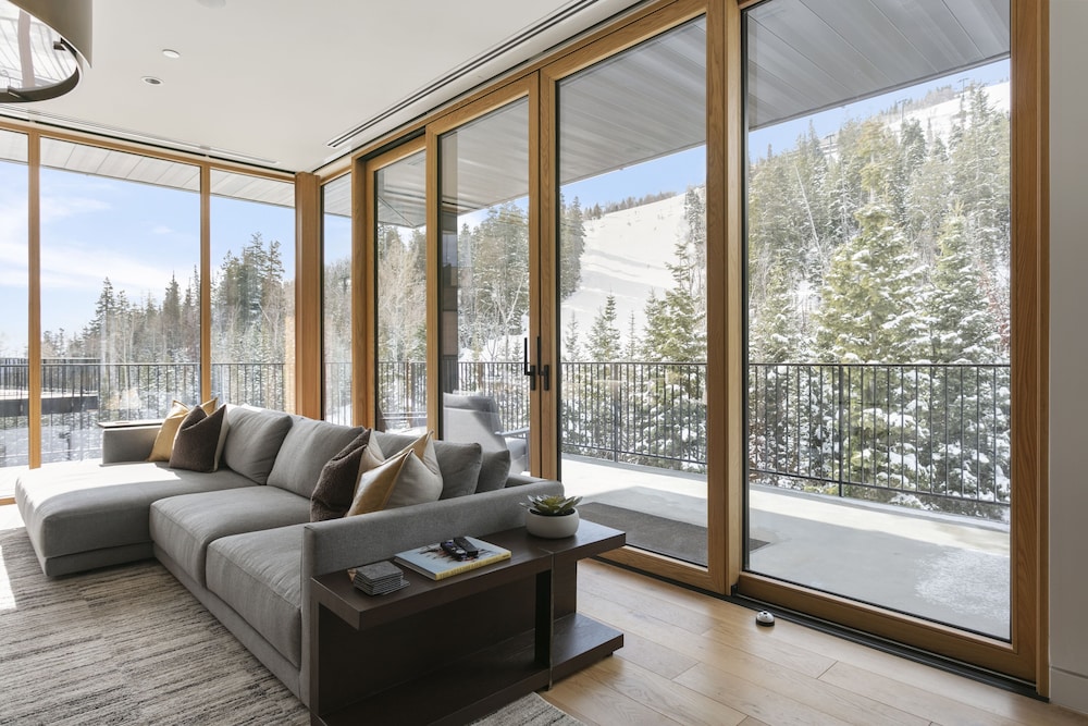1504 Founders Place - Three Bedroom Deluxe 3 Condo