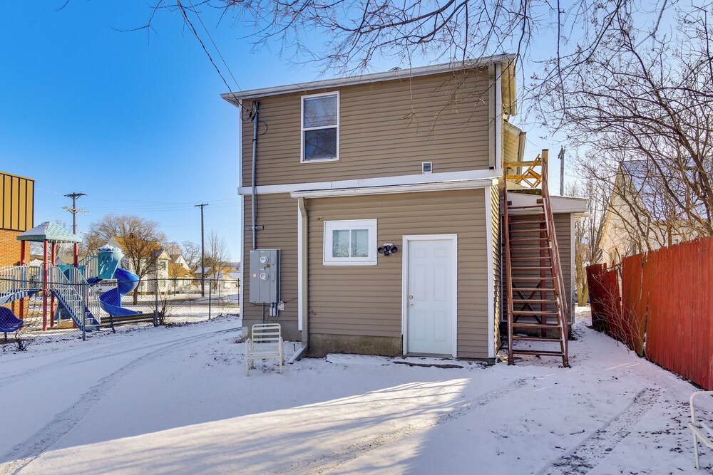 1 Mi to Downtown: Welcoming Winona Duplex