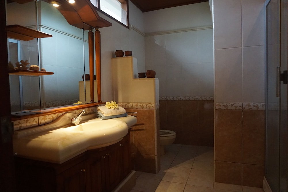 Gunung Paradis Retreat
