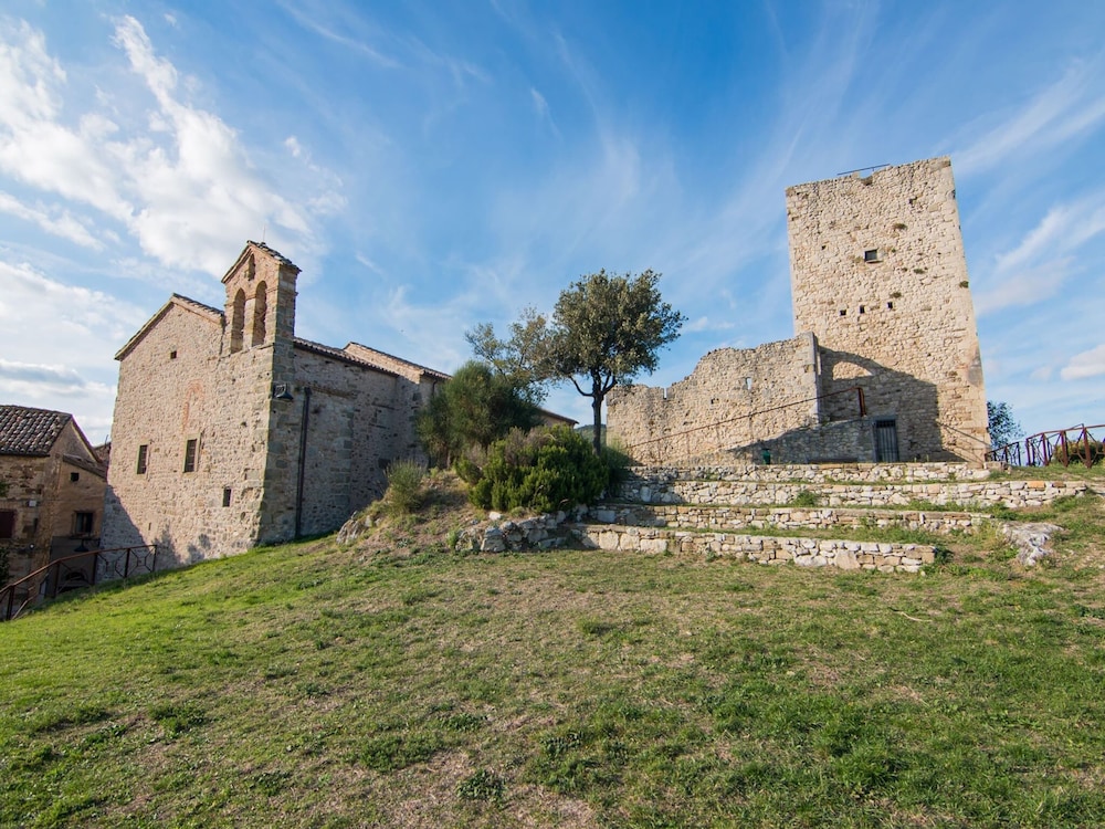 Romantic Medieval Escape photo 5