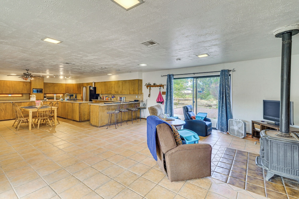 Perfect For Groups! Socorro Home Near NM Tech