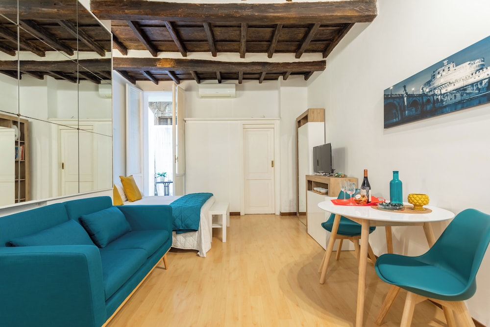 Pantheon Apartments