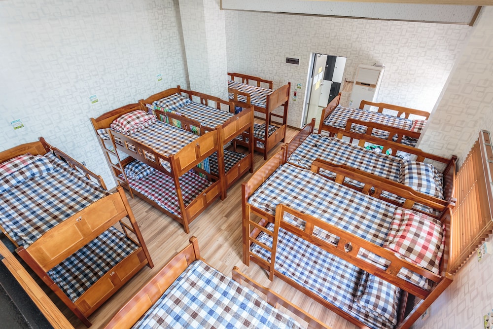 Olleh Windmill Pension & Guesthouse - Hostel