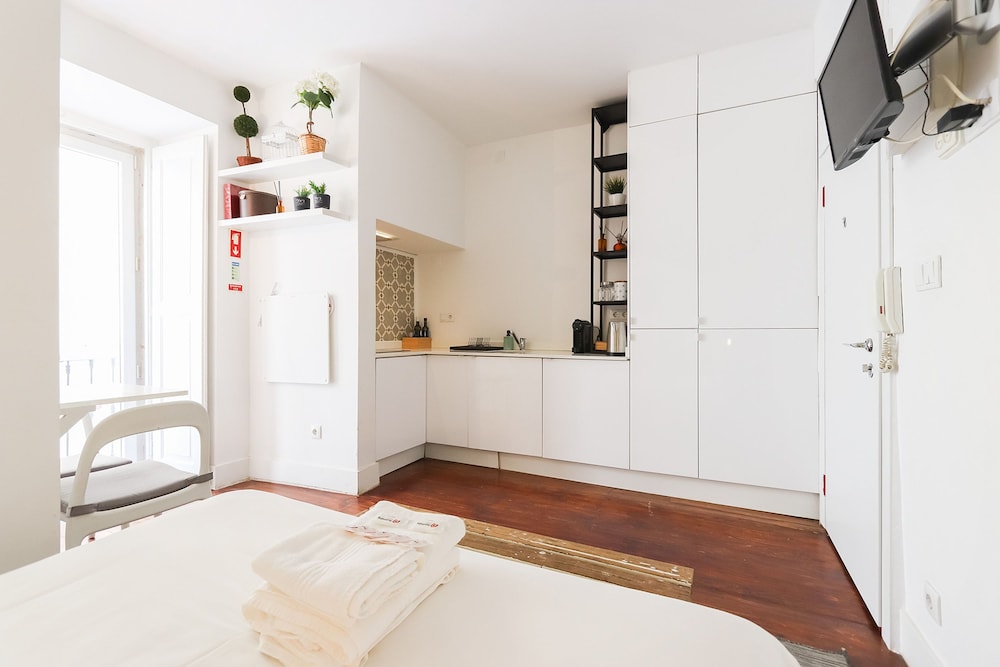 Santos Tiny Studio II by Homing view 3