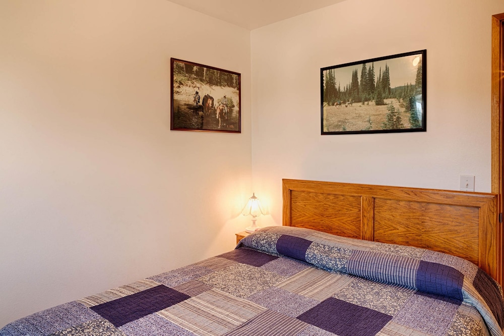 Hideaway Cabin in Oroville