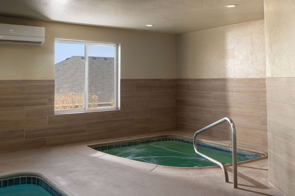 Cedar City Vacations - Wingate by Wyndham Cedar City - Property Image 7