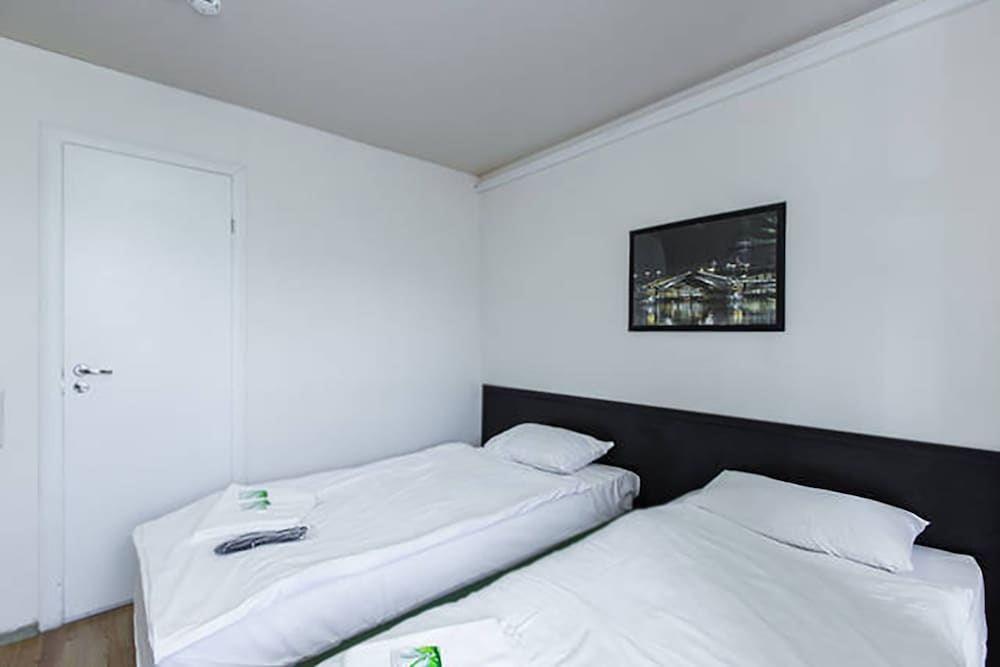 Dance Hotel