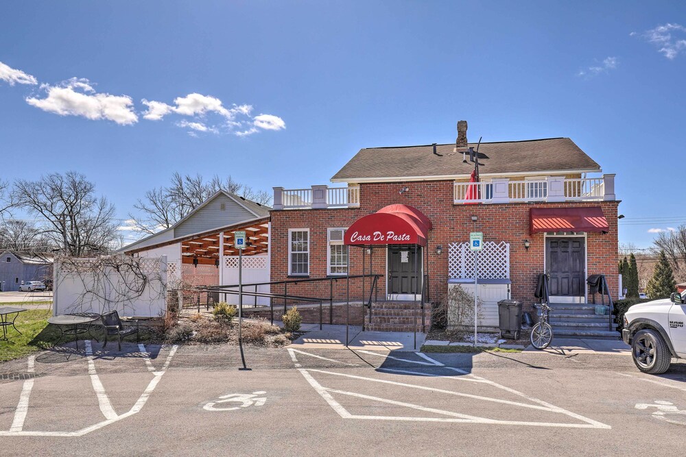 Downtown Canandaigua Apt: 1 Mi to Lake & Pier!