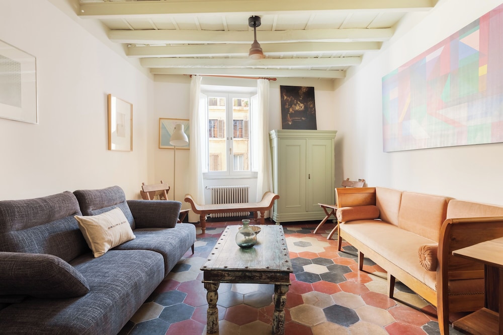 Monti Apartments