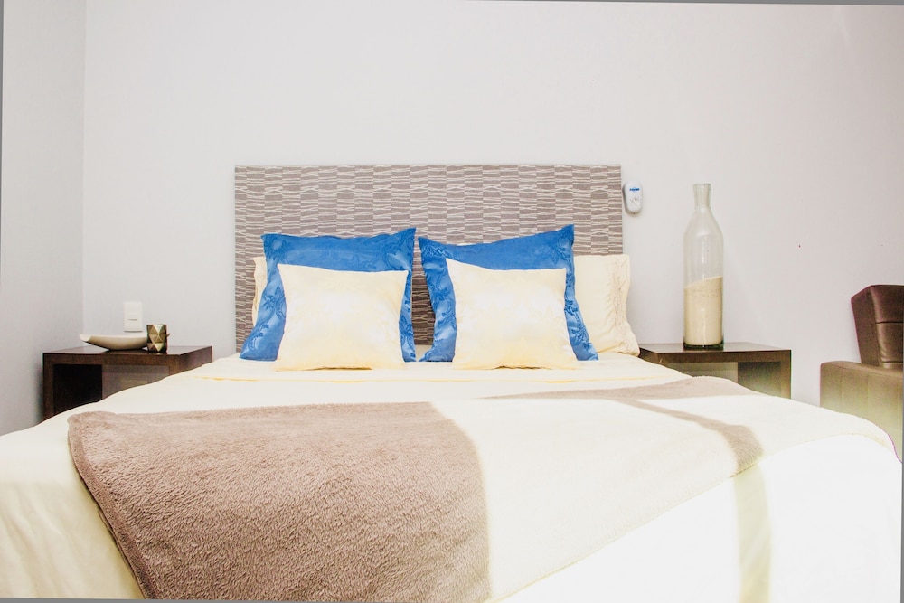 Room in Condo - Superior Studio 40 Aquamarina Suites view 2