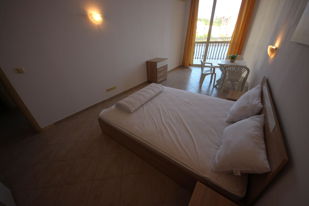 Photo 48