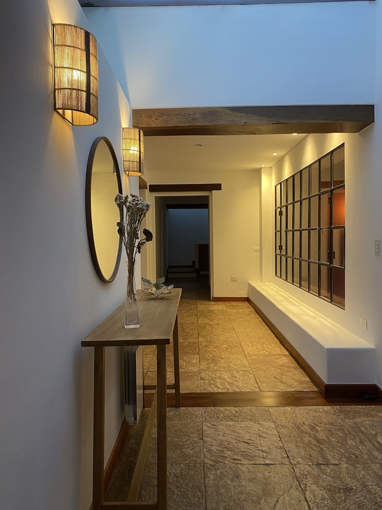 HERMOSA CASA CON INCREIBLES VISTAS