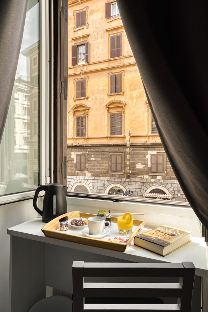 Rhome GuestHouse