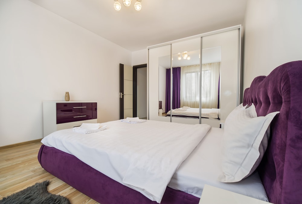 Relax Apartment Coresi Mall view 3