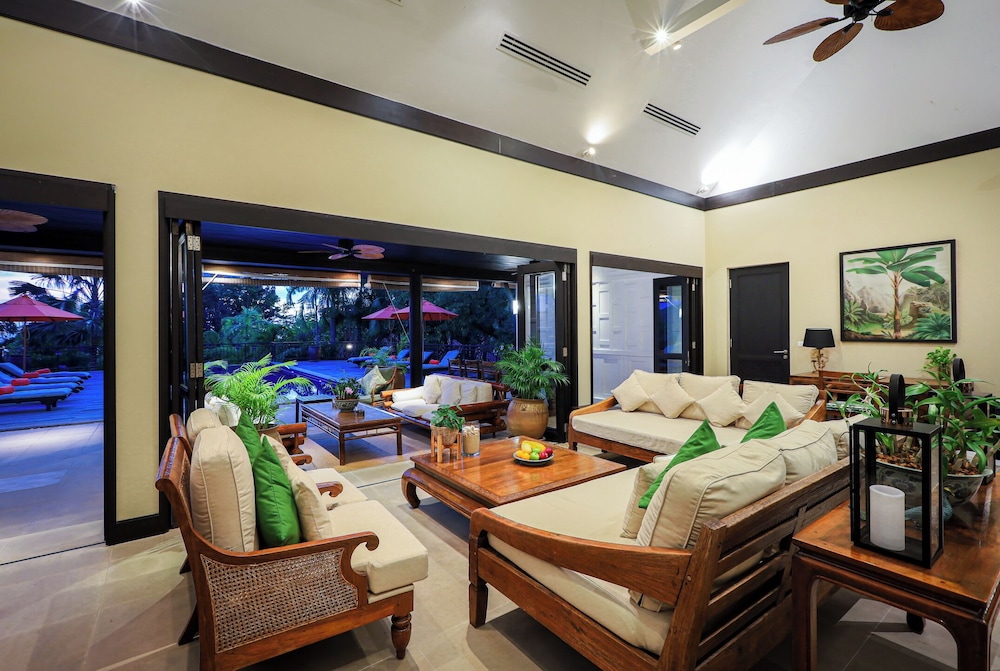 Katamanda villa Eden Large Villa near Kata Beach