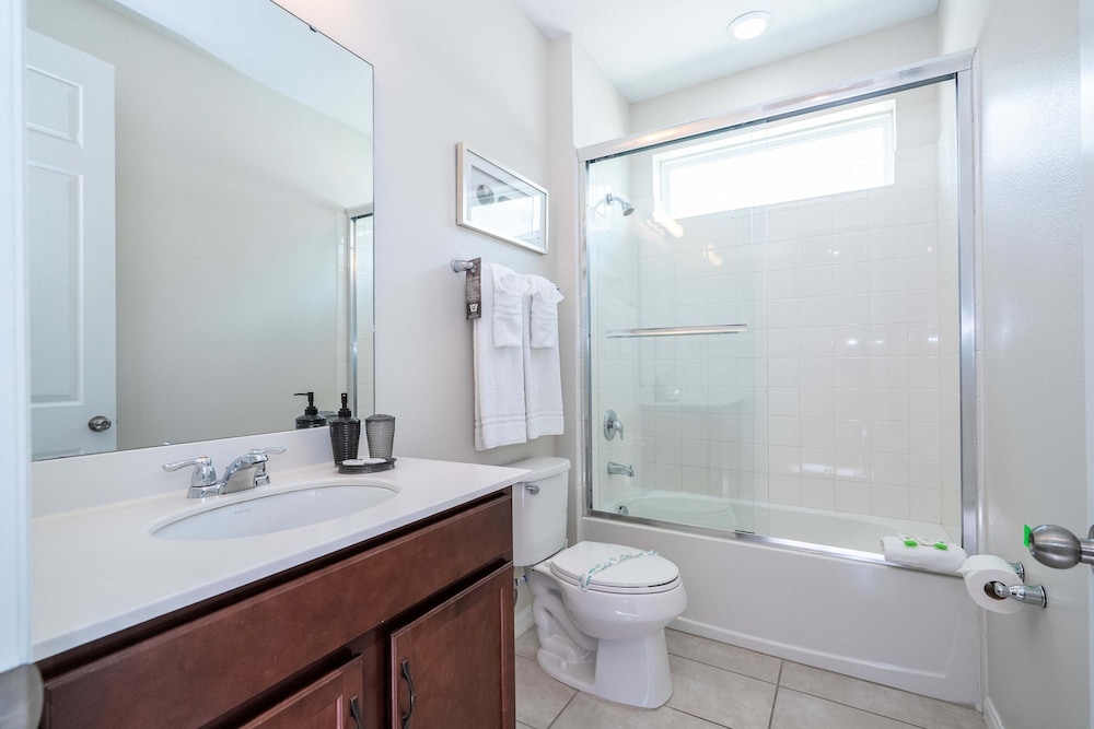 Stunning 4Bd w Pool Gameroom Solara Resort 9008