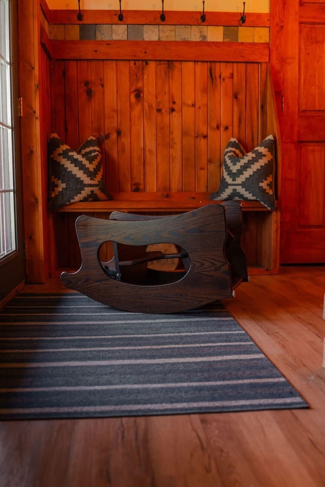 Cozy Cabin With Hot Tub - Near all in Hocking Hills