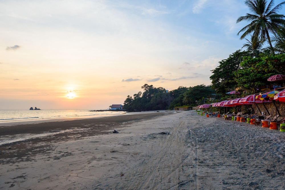 Baansuan Aokhai Beach Resort