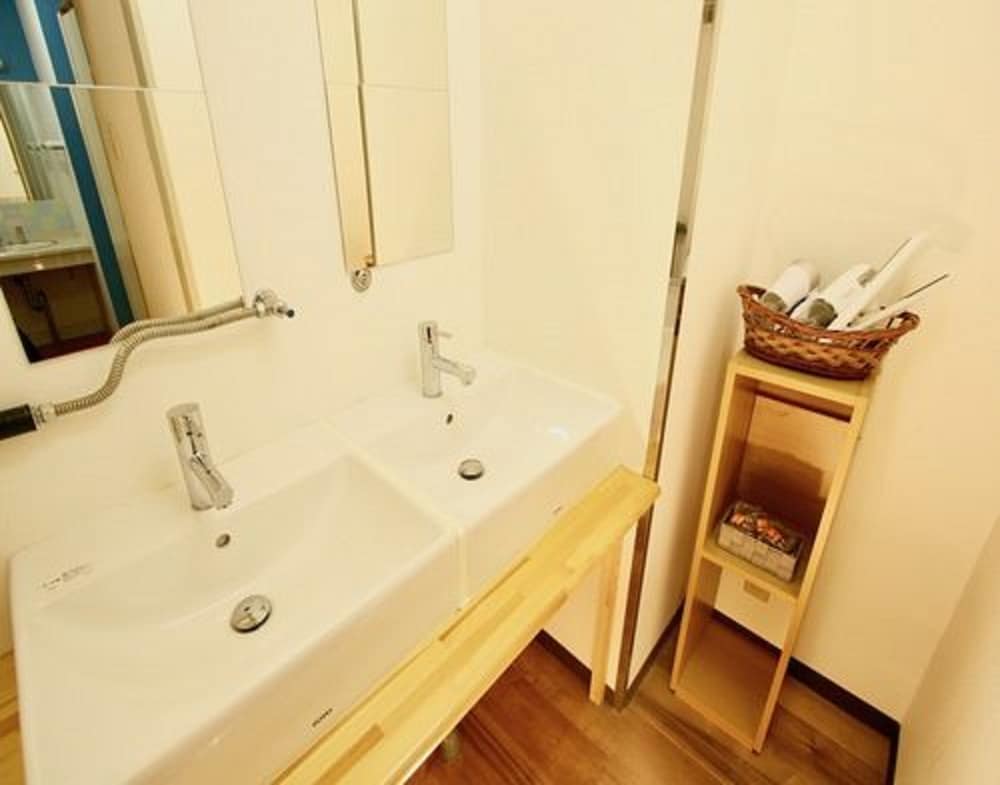 Osaka Guesthouse HIVE - Hostel