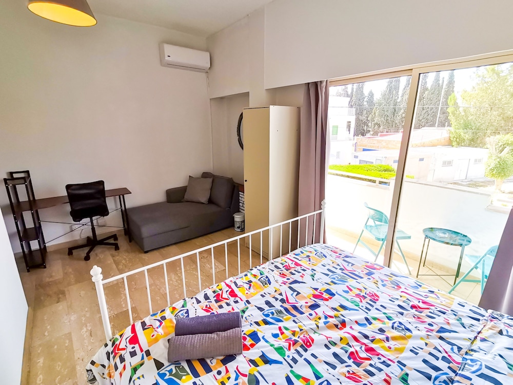 Central Square Nomadic Rooms view 3