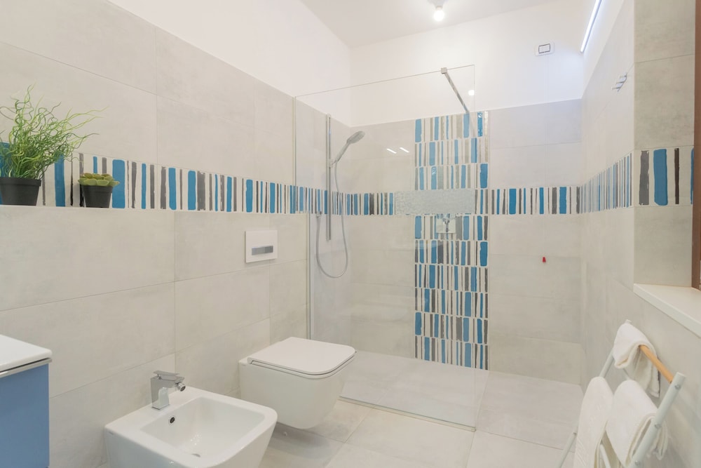 Dream Lake Apartments by Rent all Como