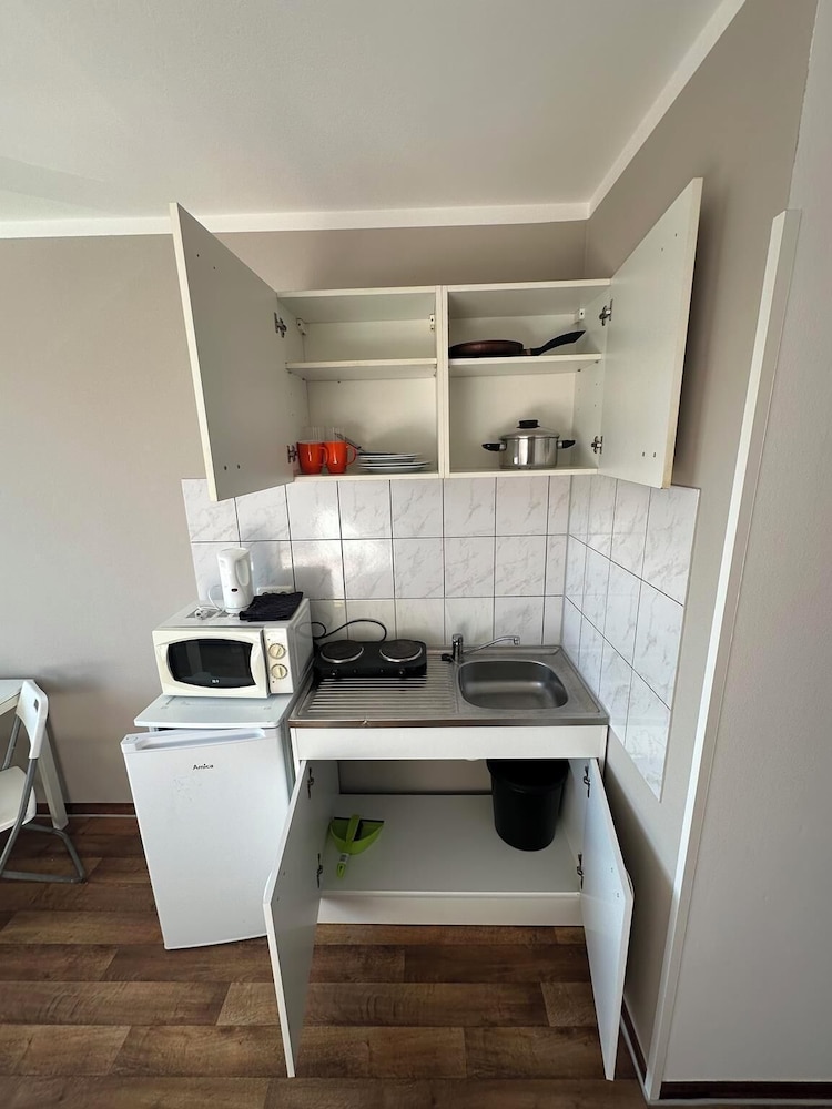 2-Rent Group Hostel Apartments HAN53