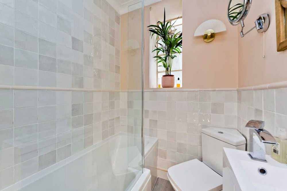 Studio Flat w Garden Access Holland Park
