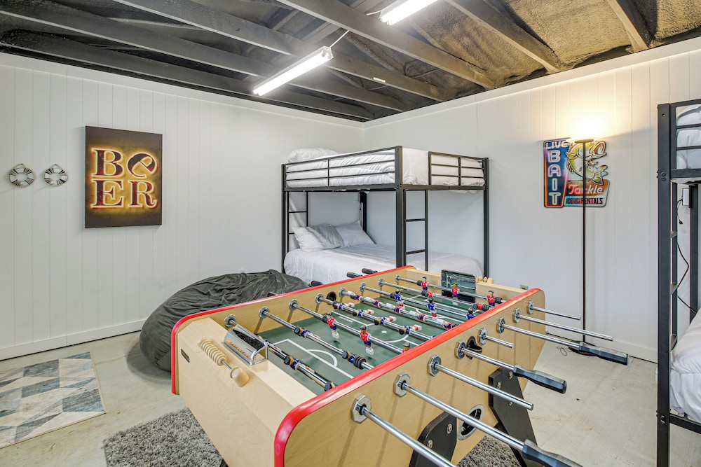 Tranquil Views: Riverfront Retreat in Hot Springs!