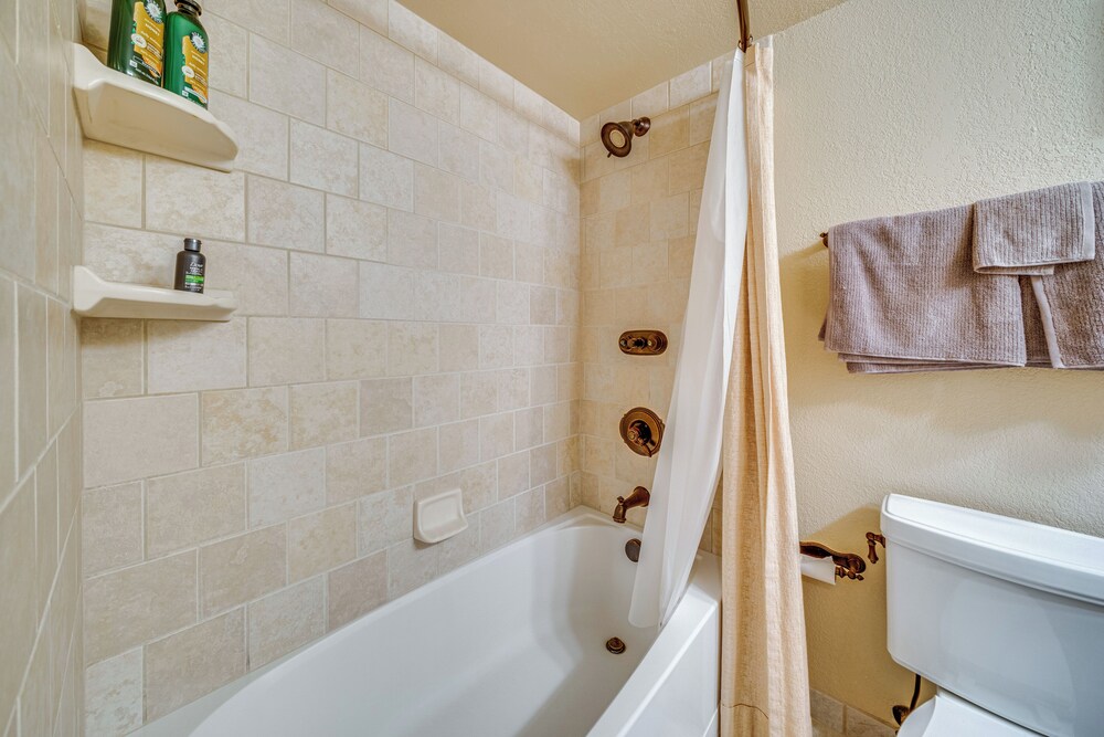 6 Mi to Skiing: Condo w/ Balcony in Fraser!