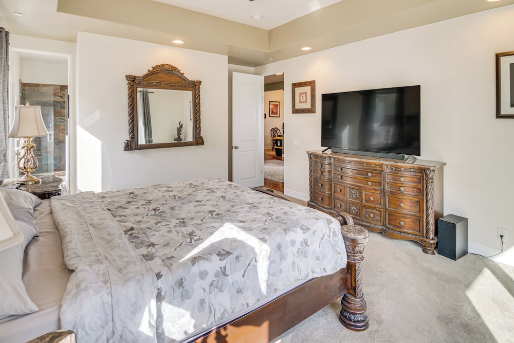 Home Close to Trails & Shopping in Thousand Oaks!