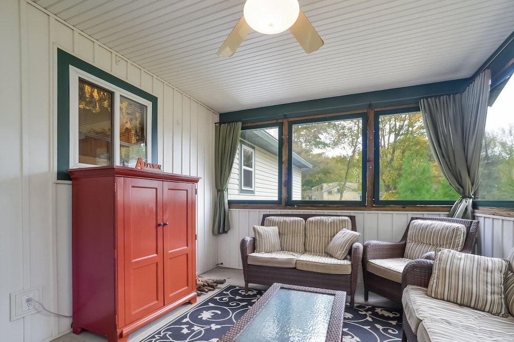 Goshorn Lake Cottages