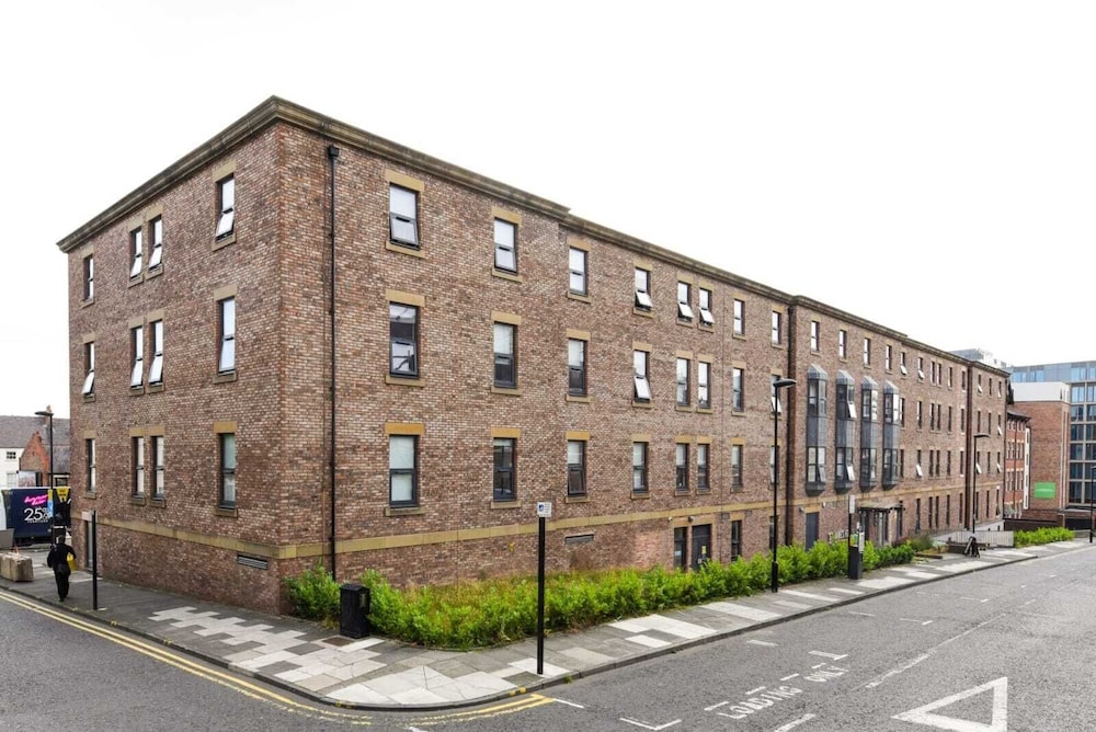 St James' House