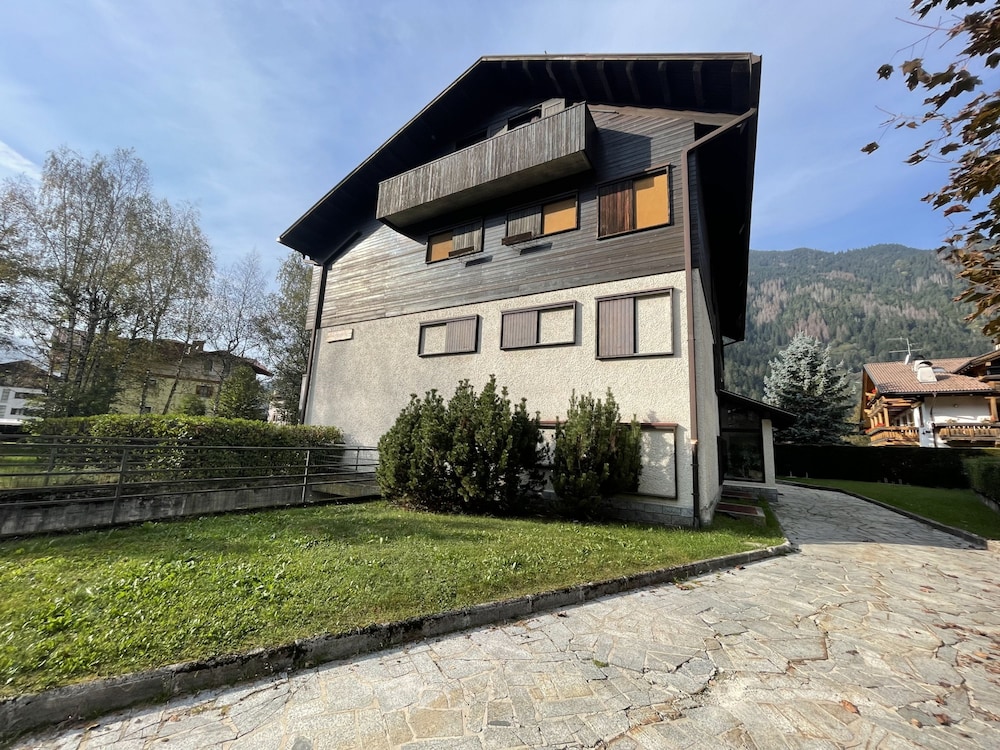 041 Trilocale con Giardino Pinzolo