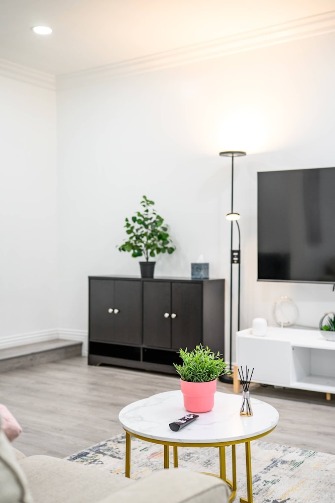 Spacious Bright Home Fully Equipped
