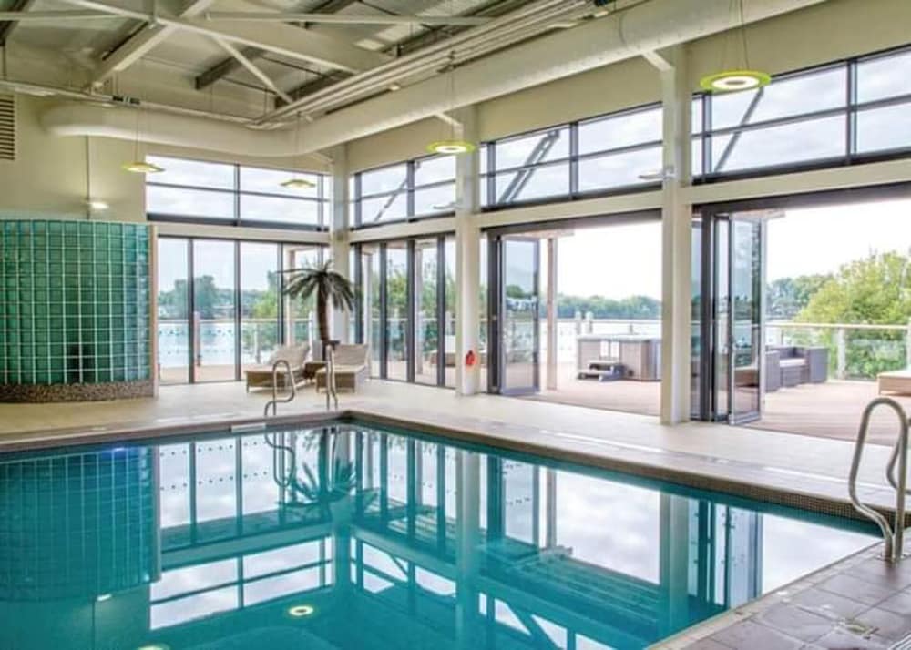 Impeccable 3-bed Cabin in Tattershall, UK